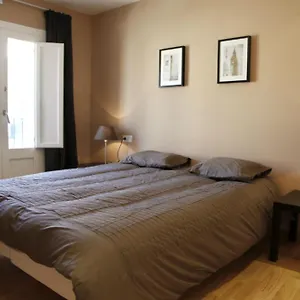 verificați disponibilitatea